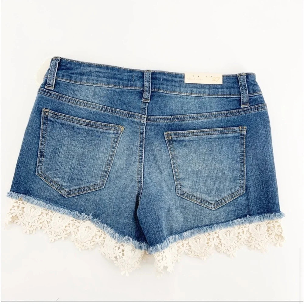 Altar’d State Denim Crochet Edge Shorts. NWT Size 27 - Picture 3 of 4